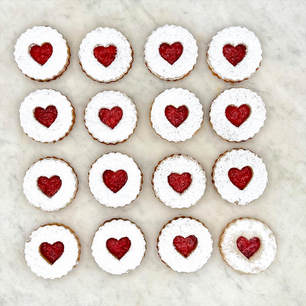 Linzer Heart Cookie cutter set - round scalloped with heart shaped - sweet scalloped perfection!