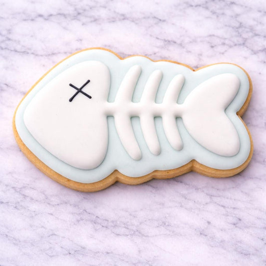 Fish Bone Cookie Cutter with Optional Stamp – Spooky Skeleton Fish Cutter for Halloween Cookies, Gothic Baking & Creative Treats